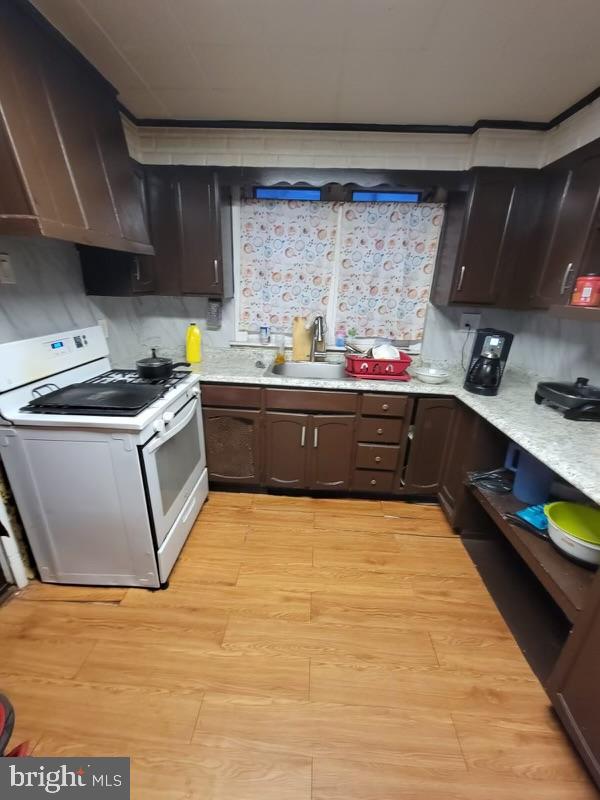 506 Timberlake Road Upper Darby, PA 19082 - Photo 3 of 10
