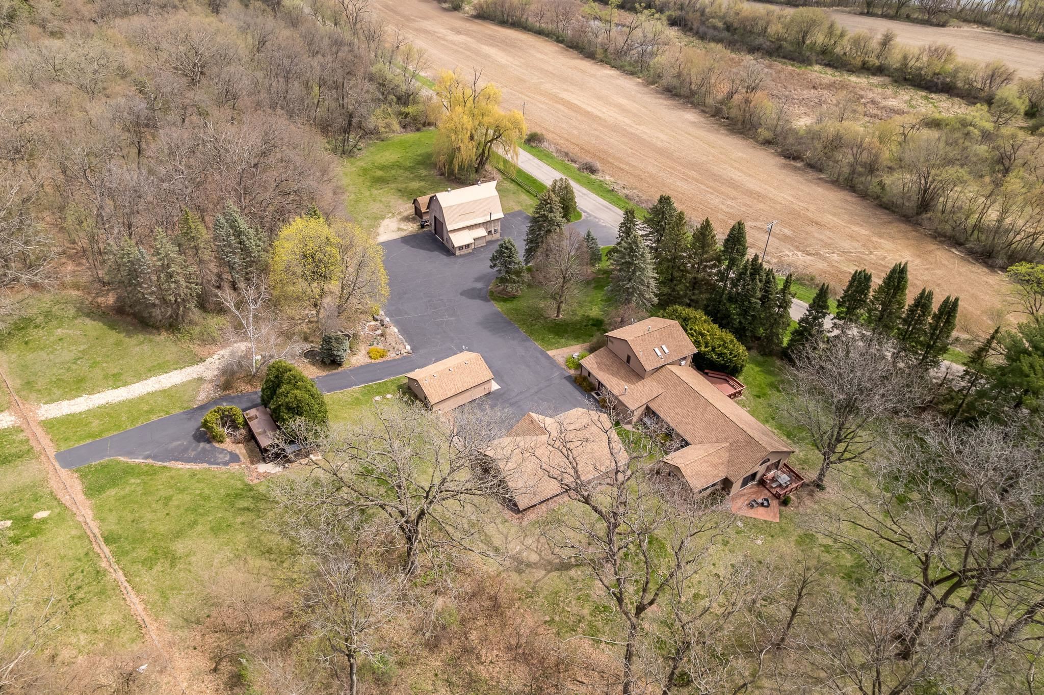 6641 North Kennedy Road Milton, WI 53563 - Photo 4 of 68