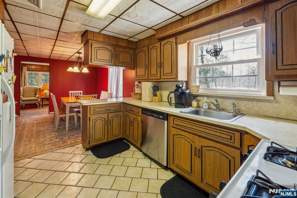 26 Wardell Road Livingston, NJ 07039 - Photo 5 of 15