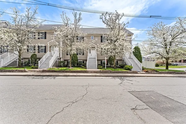 $769,000 | 30 Russell Street, Unit 5, Waltham, MA 02453