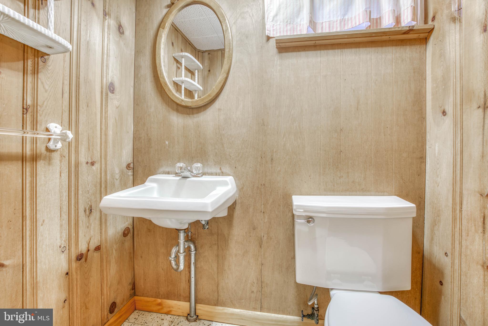 1811 Reuter Road Lutherville-Timonium, MD 21093 - Photo 37 of 37 Lower level half bath,.