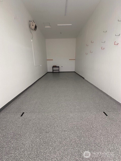 9967 Rd W 8 Northwest, Unit J51 Quincy, WA 98848 - Photo 4 of 9 a view of room and window