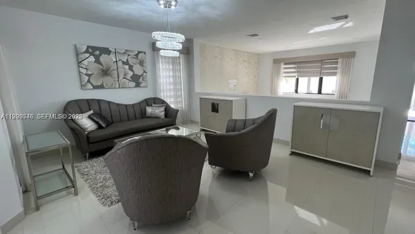 $4,500 | 3570 West 92nd Place, Hialeah, FL 33018