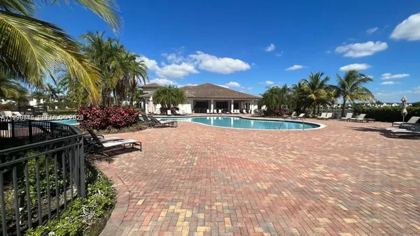 $4,500 | 3570 West 92nd Place, Hialeah, FL 33018