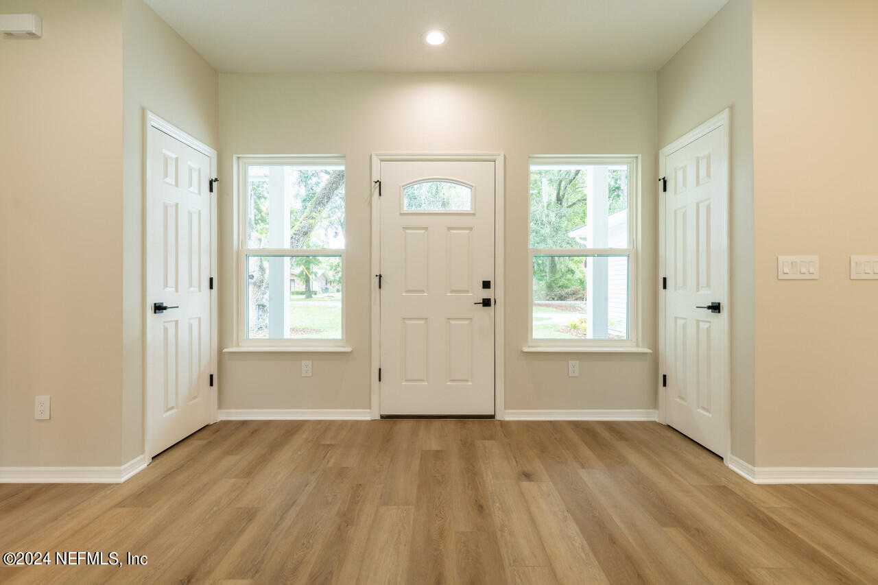 23 River Road Orange Park, FL 32073 - Photo 11 of 39 FRONT DOOR INSIDE