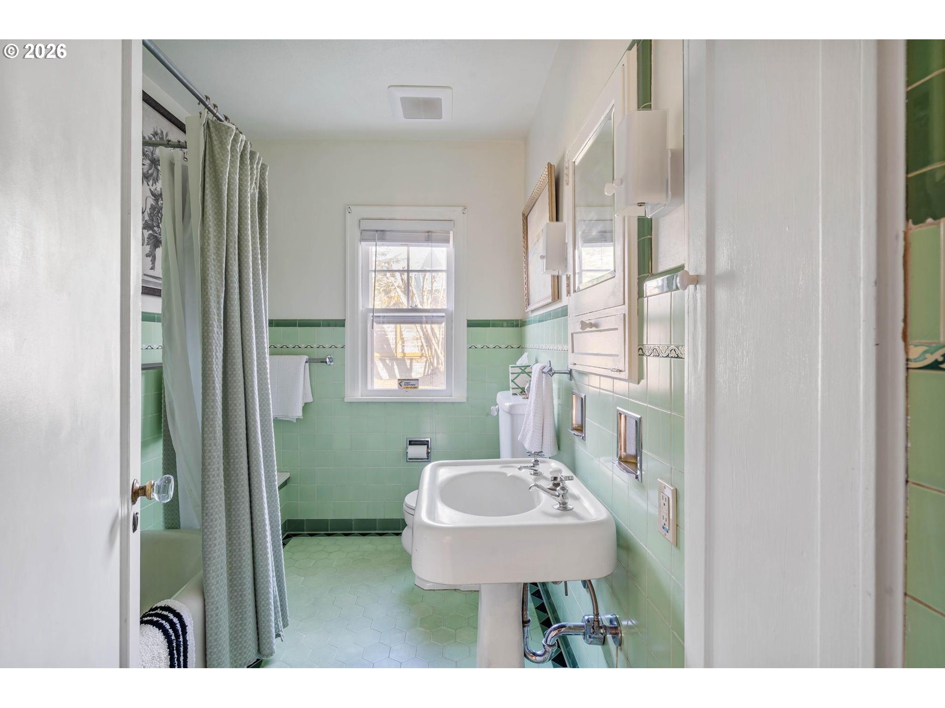 4721 Northeast Wasco Street Portland, OR 97213 - Photo 22 of 48