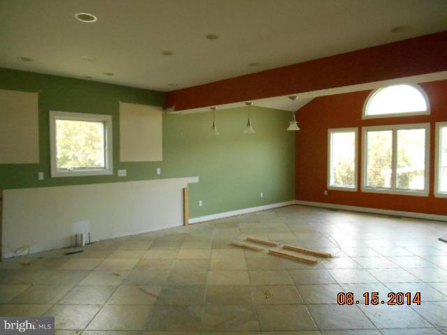 205 Cornfield Road Pasadena, MD 21122 - Photo 11 of 30 Interior (General)