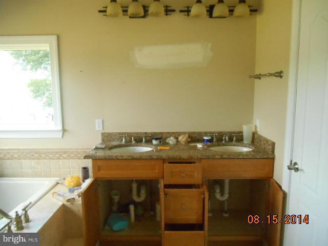 205 Cornfield Road Pasadena, MD 21122 - Photo 20 of 30 Bath