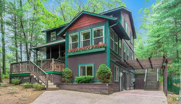 $425,000 | 5526 Longbridge Road, Pentwater, MI 49449