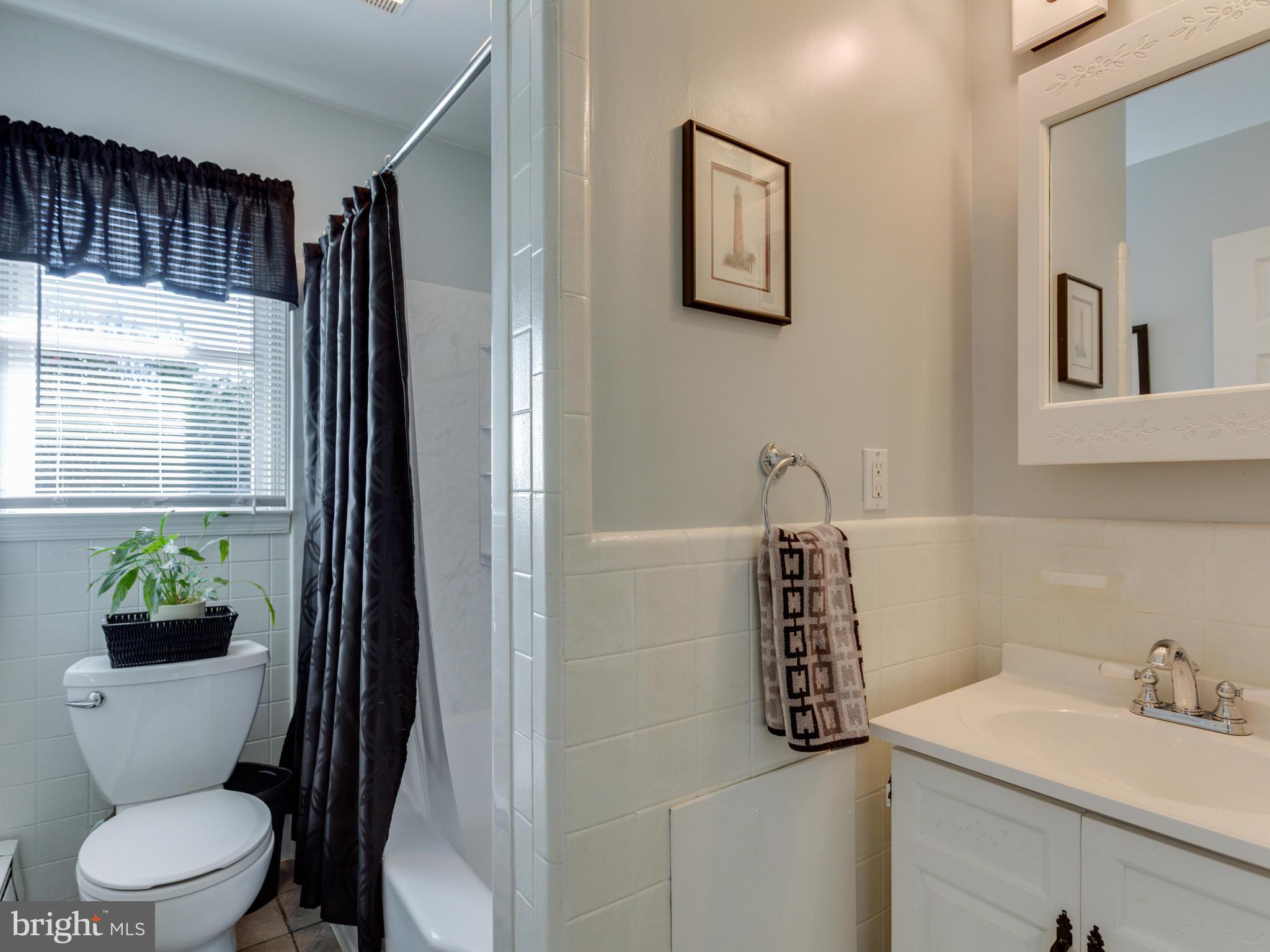 919 Ednor Road Silver Spring, MD 20905 - Photo 20 of 30 Bath