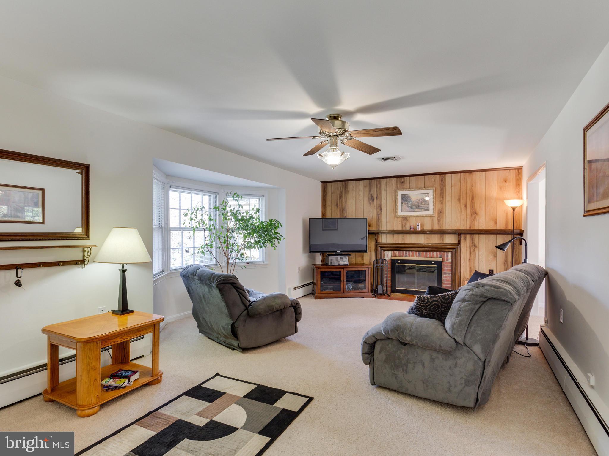 919 Ednor Road Silver Spring, MD 20905 - Photo 3 of 30 Living Room