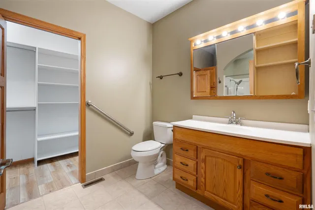 $305,000 | 1102 2nd Street, Moline, IL 61265