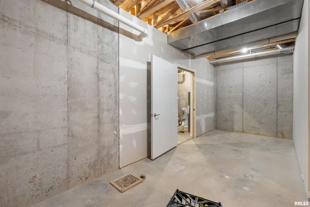 $305,000 | 1102 2nd Street, Moline, IL 61265