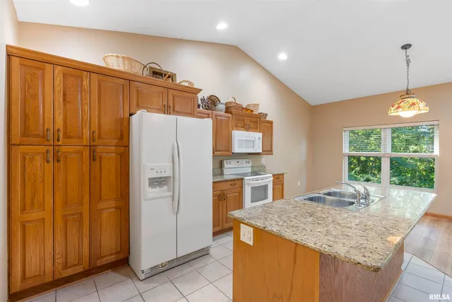 $305,000 | 1102 2nd Street, Moline, IL 61265