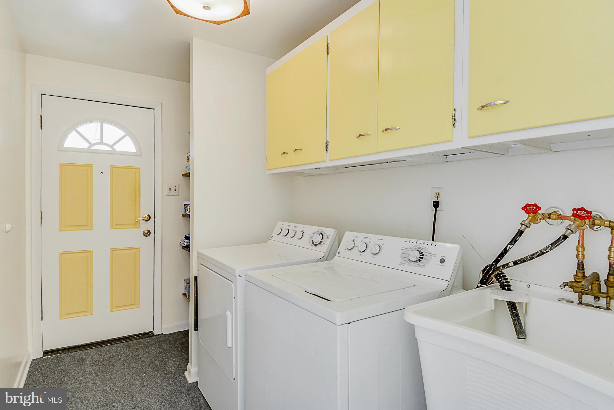 15709 Riding Stable Road Laurel, MD 20707 - Photo 14 of 30 Mud room/ laundry - main level