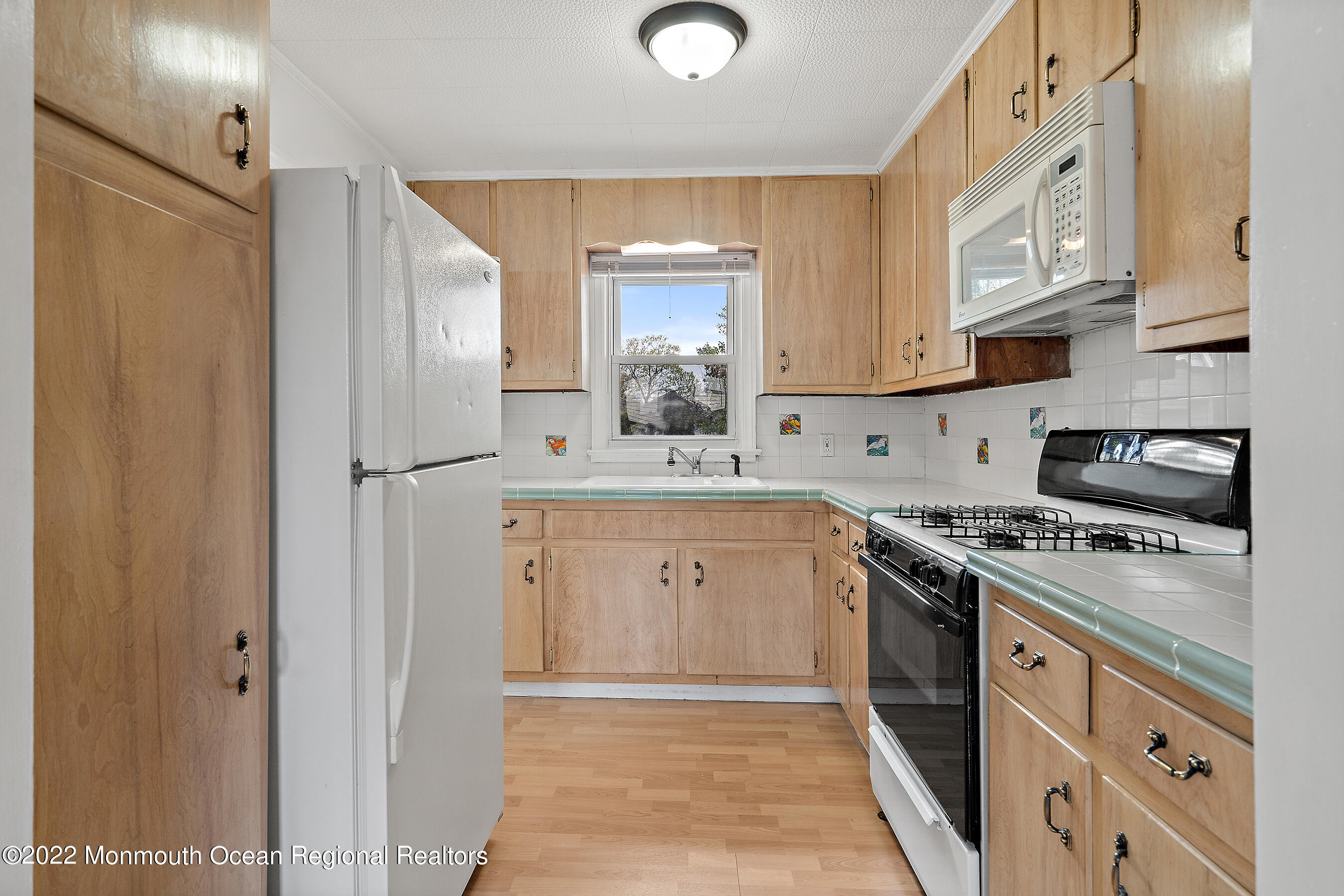 106 Grover Road Toms River, NJ 08753 - Photo 13 of 26 9