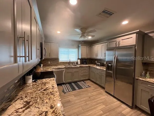 $2,295 | 6030 Carlton Avenue, Sarasota, FL 34231