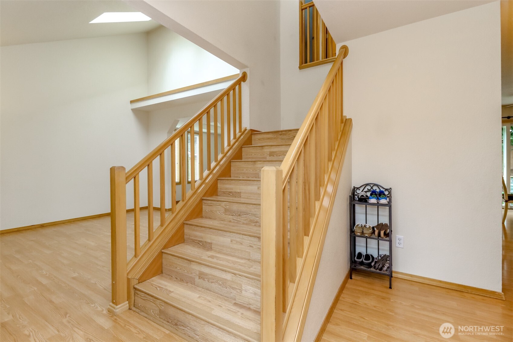 5475 Park Pl Loop Southeast Lacey, WA 98503 - Photo 17 of 40 a view of entryway
