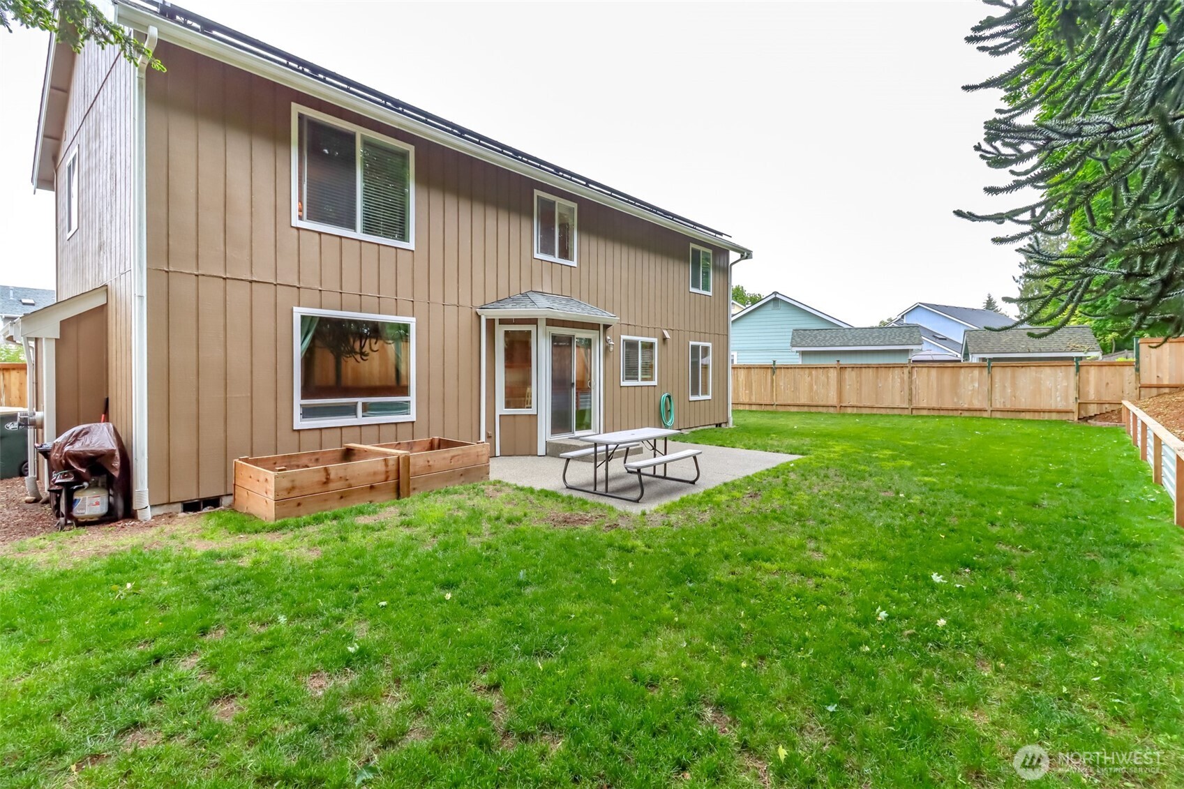5475 Park Pl Loop Southeast Lacey, WA 98503 - Photo 31 of 40 a front view of a house with garden