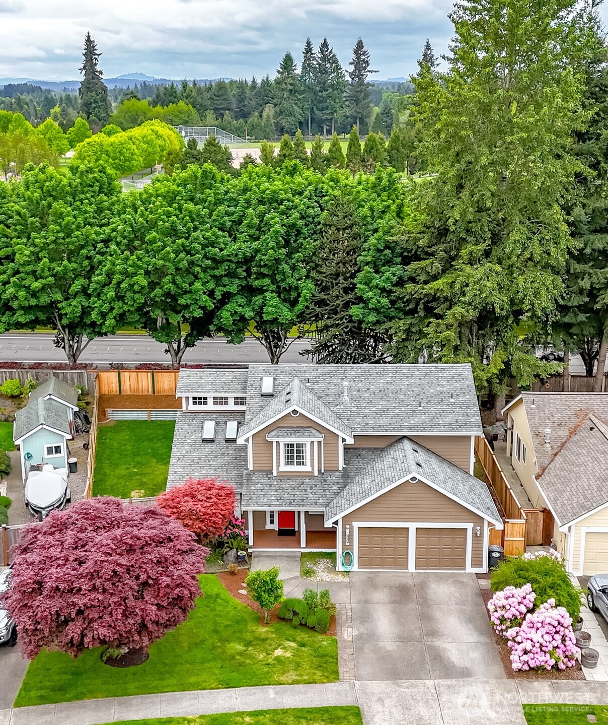 5475 Park Pl Loop Southeast Lacey, WA 98503 - Photo 38 of 40 a front view of a house with garden