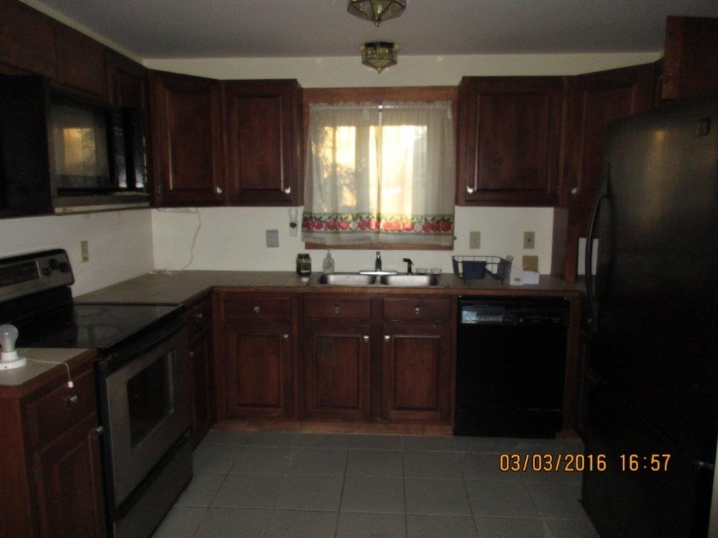 410 Bodwell Road Manchester, NH 03109 - Photo 2 of 5