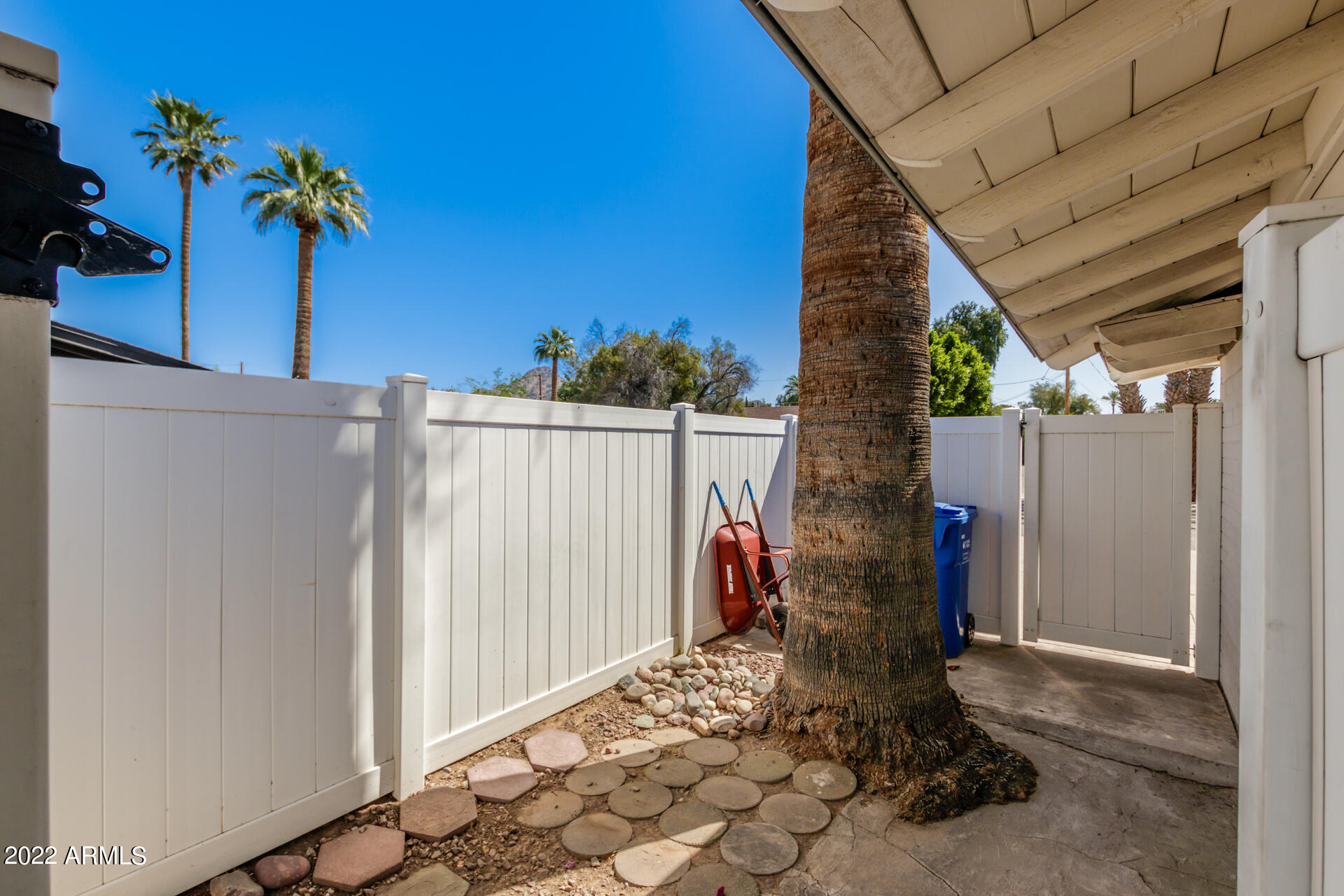 1646 East Rovey Avenue Phoenix, AZ 85016 - Photo 24 of 26 48- Rovey