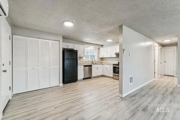 $799,000 | 2105 Airport Avenue, Caldwell, ID 83605