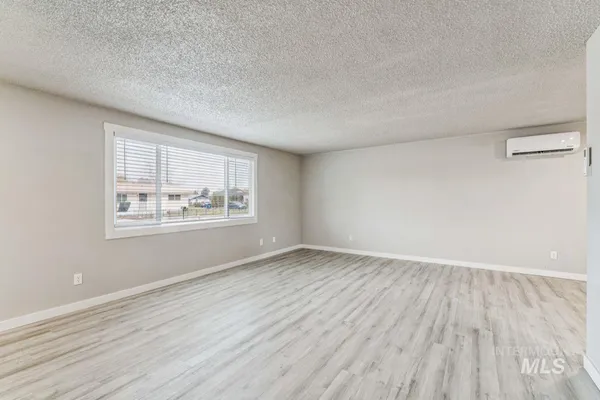 $799,000 | 2105 Airport Avenue, Caldwell, ID 83605