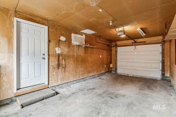 $799,000 | 2105 Airport Avenue, Caldwell, ID 83605