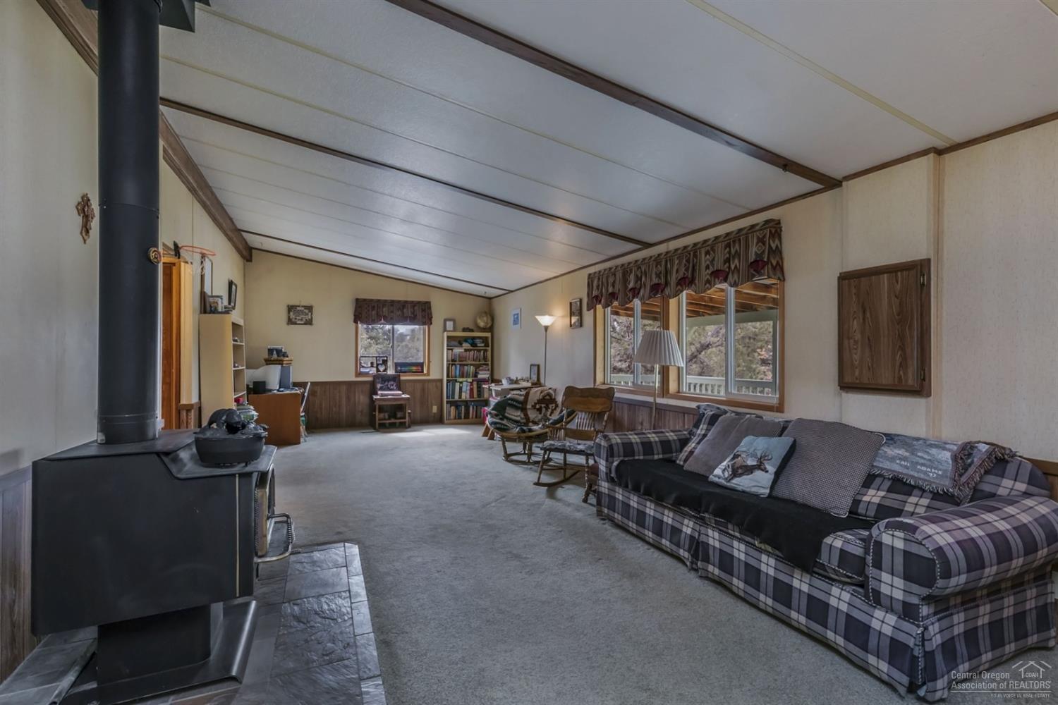 21587 Morrill Road Bend, OR 97701 - Photo 8 of 25 Additional Photo