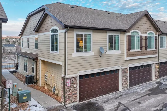front view of house with a yard