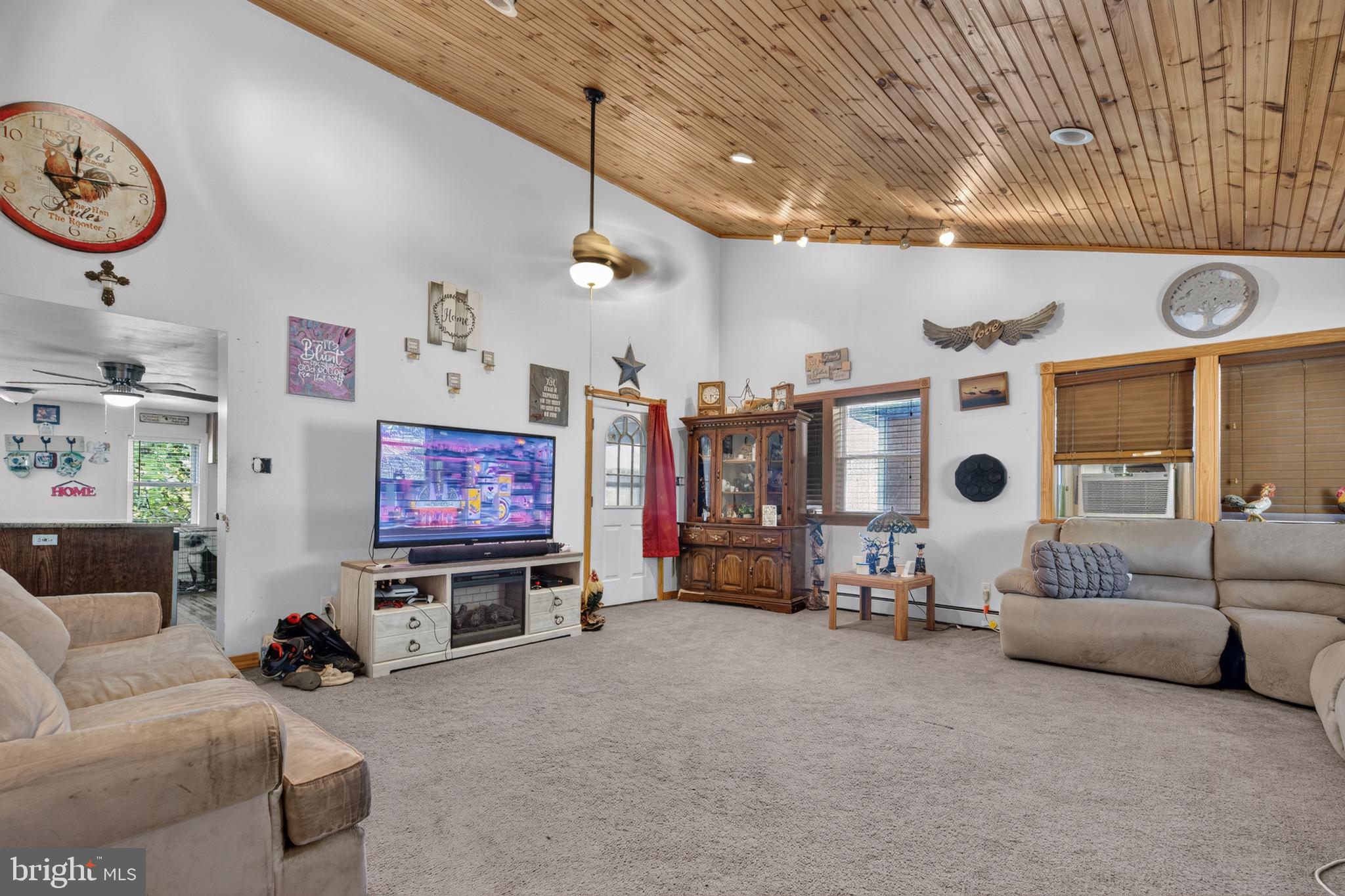2299 Sunny Road New Ringgold, PA 17960 - Photo 10 of 36 Gallery Image 10