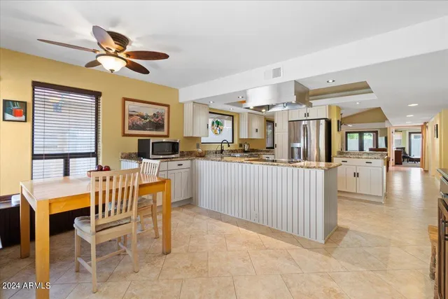 $3,895 | 687 North May Street, Chandler, AZ 85226