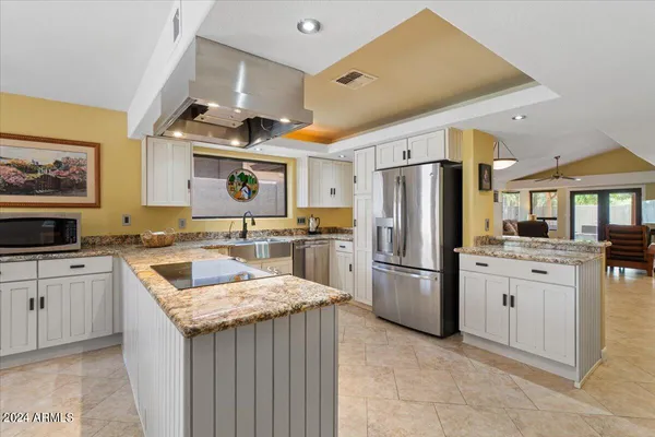 $3,895 | 687 North May Street, Chandler, AZ 85226