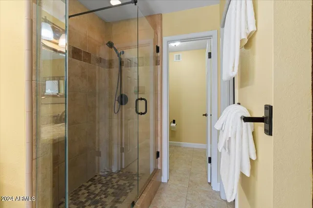 $3,895 | 687 North May Street, Chandler, AZ 85226