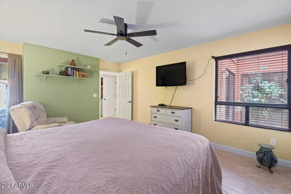 $3,895 | 687 North May Street, Chandler, AZ 85226