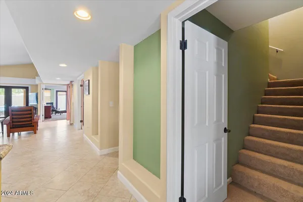 $3,895 | 687 North May Street, Chandler, AZ 85226