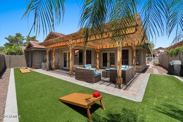 $3,895 | 687 North May Street, Chandler, AZ 85226