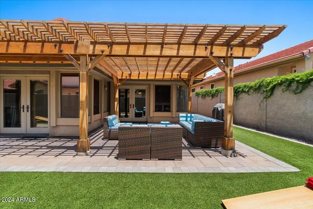 $3,895 | 687 North May Street, Chandler, AZ 85226