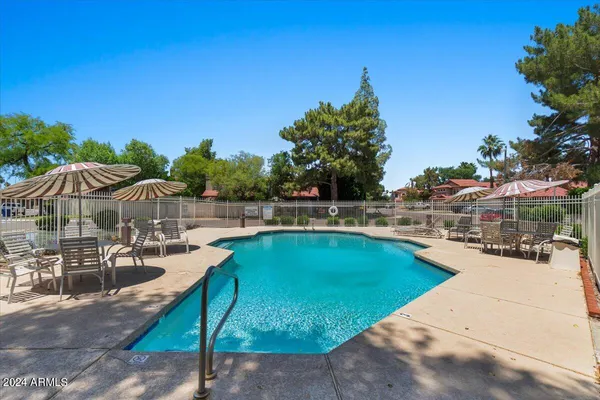 $3,895 | 687 North May Street, Chandler, AZ 85226