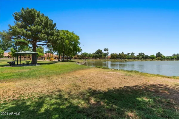 $3,895 | 687 North May Street, Chandler, AZ 85226