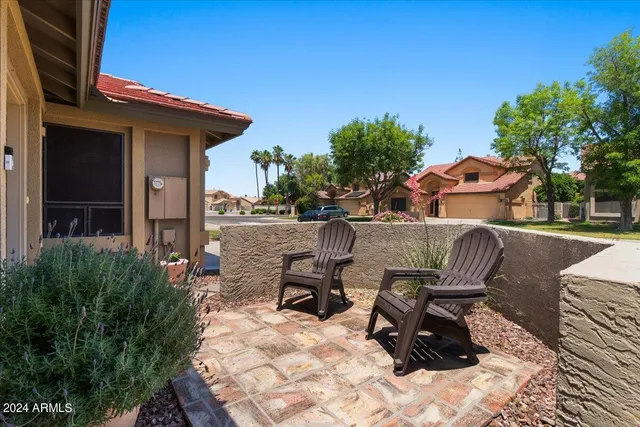 $3,895 | 687 North May Street, Chandler, AZ 85226