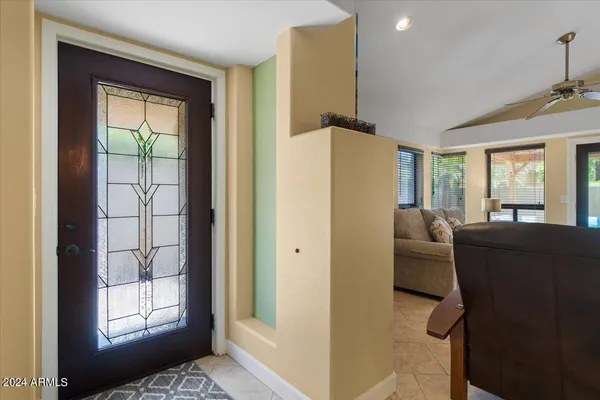 $3,895 | 687 North May Street, Chandler, AZ 85226