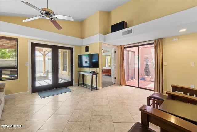 $3,895 | 687 North May Street, Chandler, AZ 85226