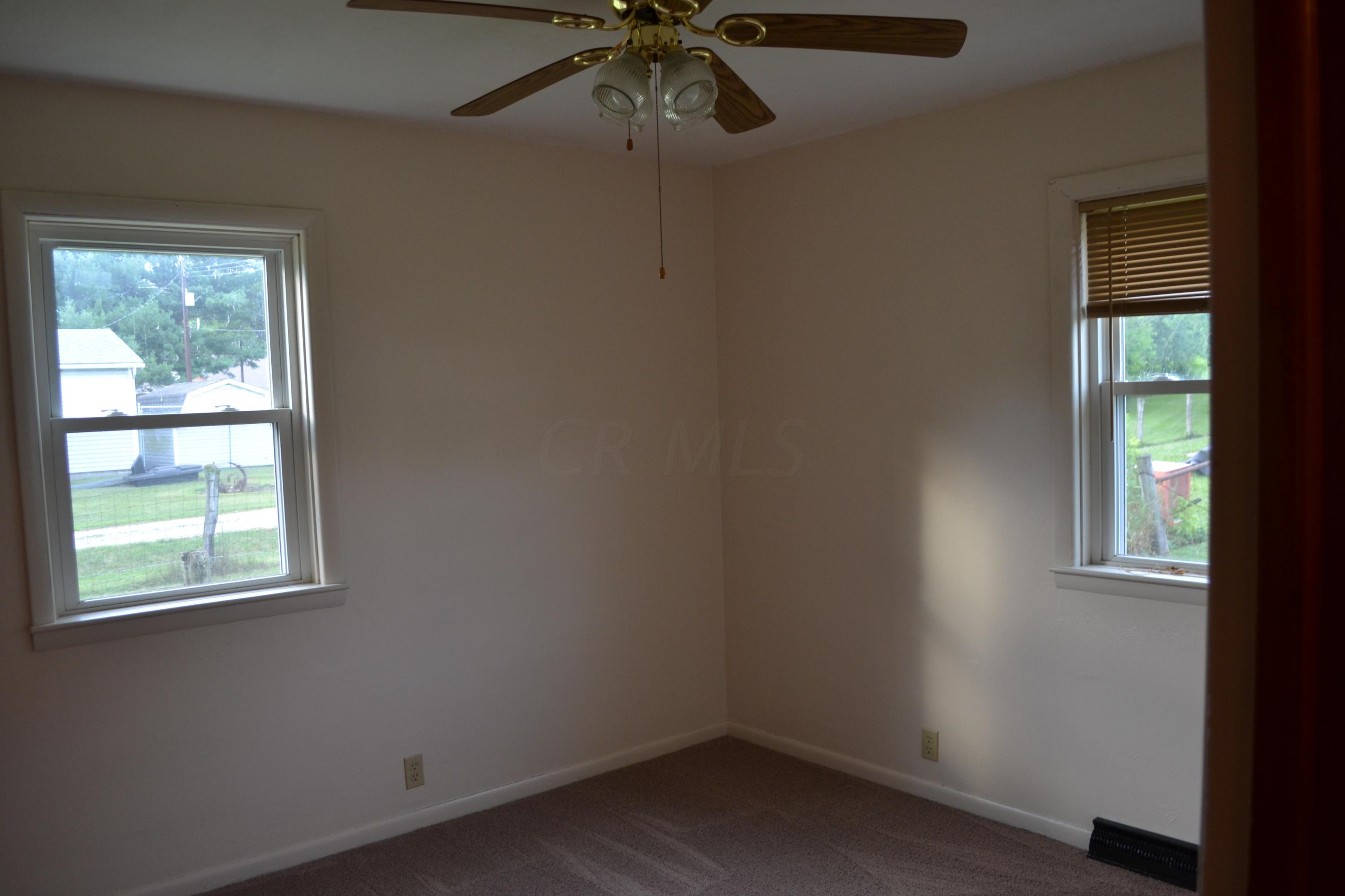 660 Hickman Road Northeast Newark, OH 43055 - Photo 5 of 16