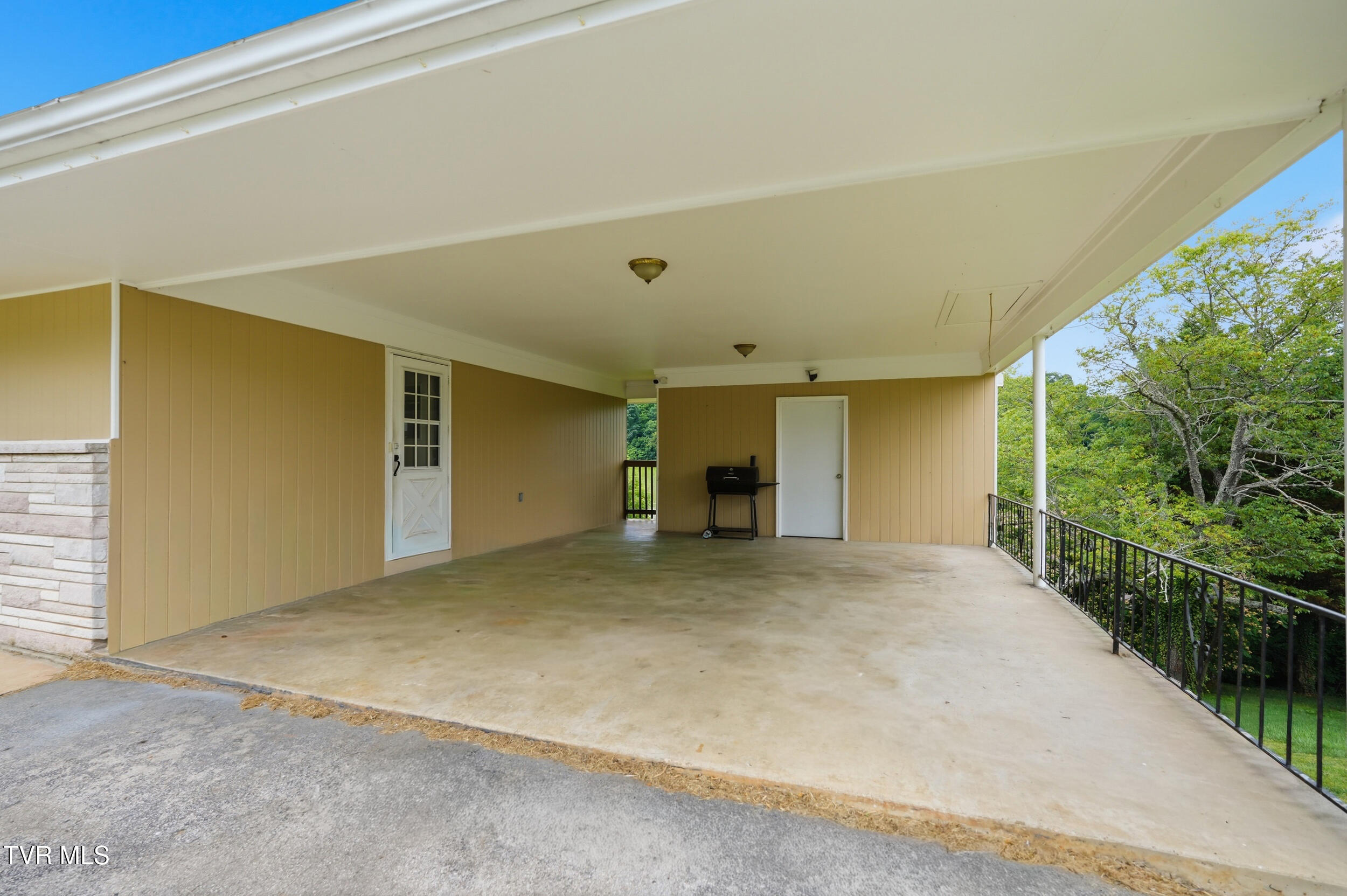 428 Merman Road Kingsport, TN 37663 - Photo 35 of 40 40_428 merman rd-32