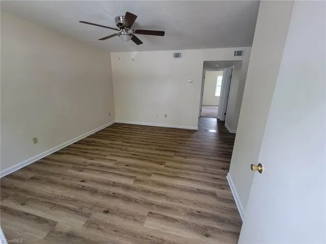 $865 | 3985 East Nc Highway, Pilot Mountain, NC 27041