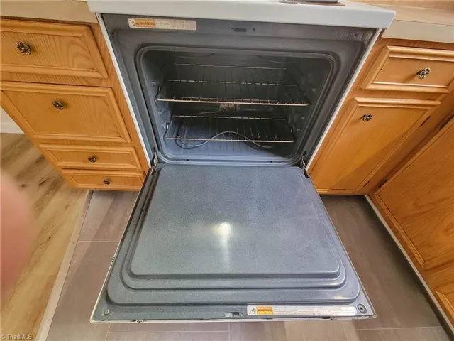 $865 | 3985 East Nc Highway, Pilot Mountain, NC 27041