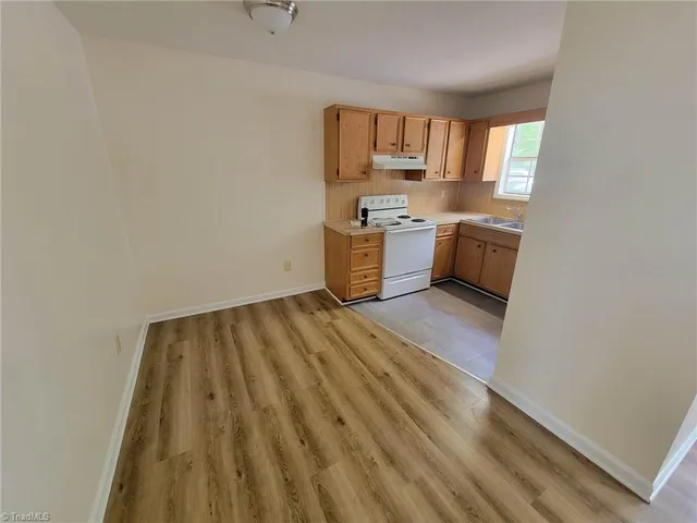 $865 | 3985 East Nc Highway, Pilot Mountain, NC 27041