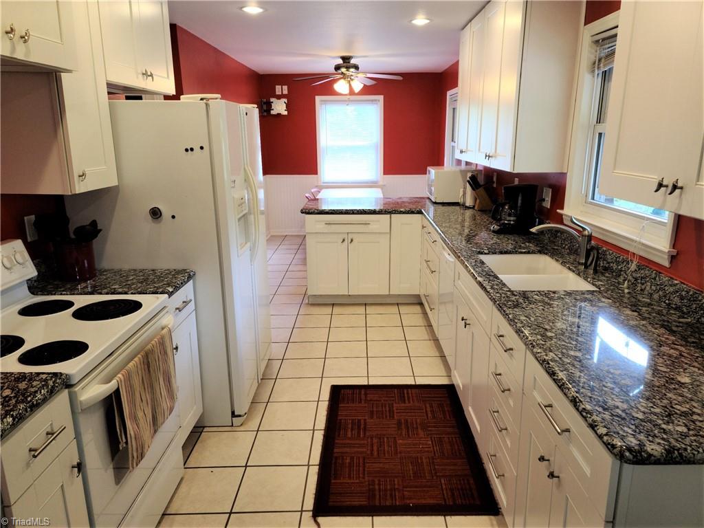 8074 Idols Road Clemmons, NC 27012 - Photo 3 of 21 Gallery Image 3